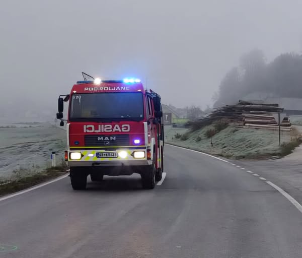 Morda je slika naslednjega: reševalno vozilo in besedilo